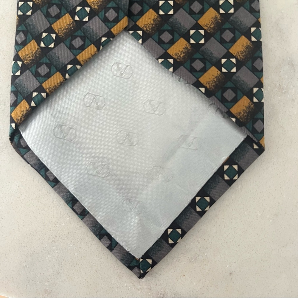 Vintage Valentino Tie 100% silk - Picture 7 of 7